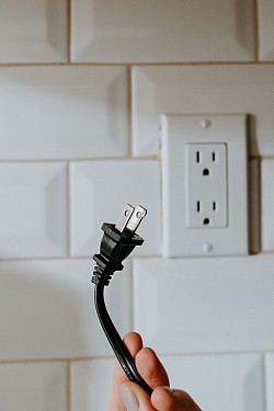 Ooops! You having an electrical emergency,lets take a look